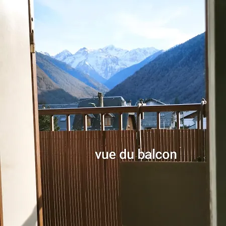 Tendre Face à La Montagne Bagnères-de-Luchon
