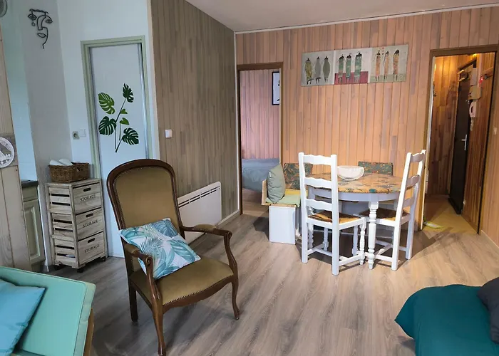 Tendre Face A La Montagne *